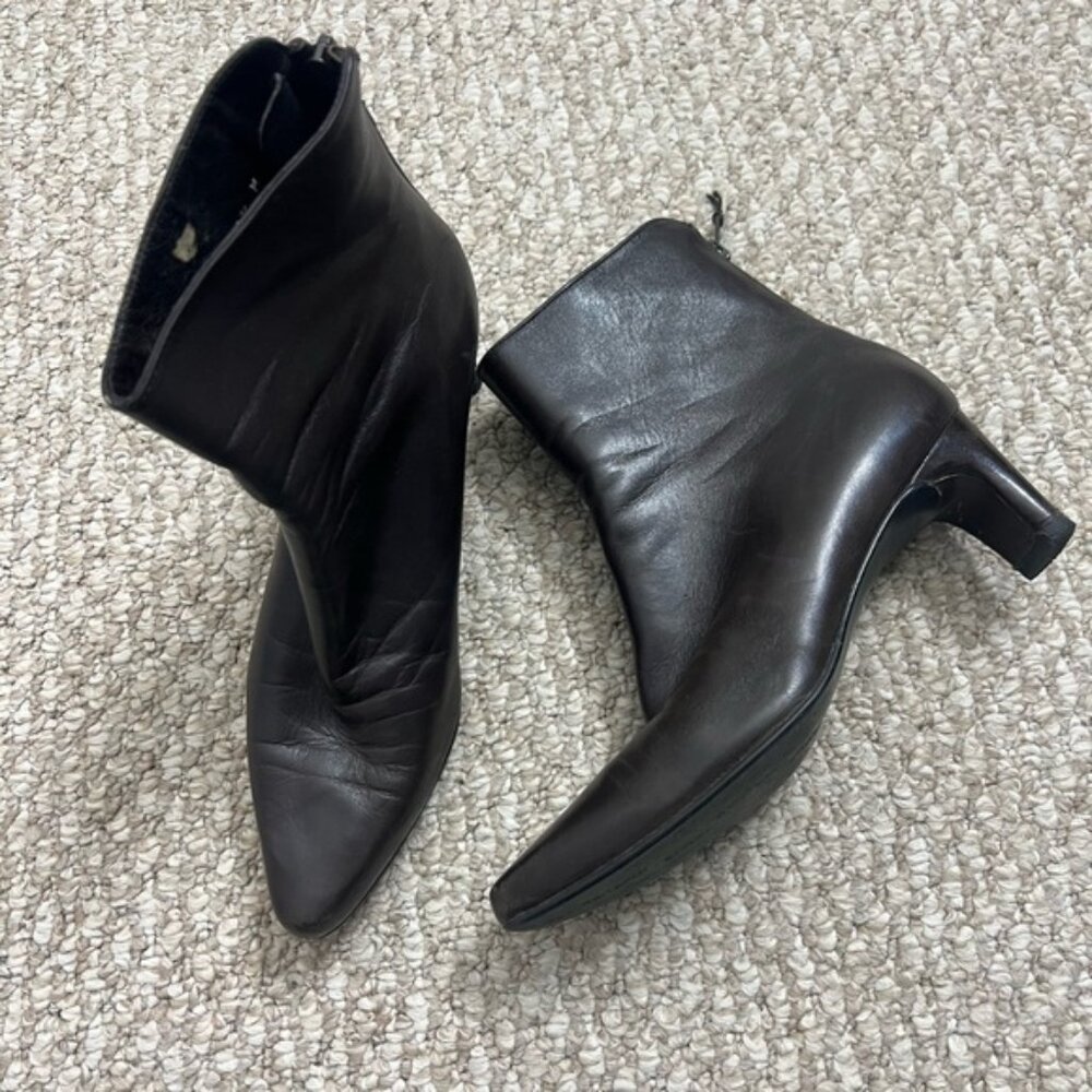 Stuart weitzman brown ankle boots size 5.5